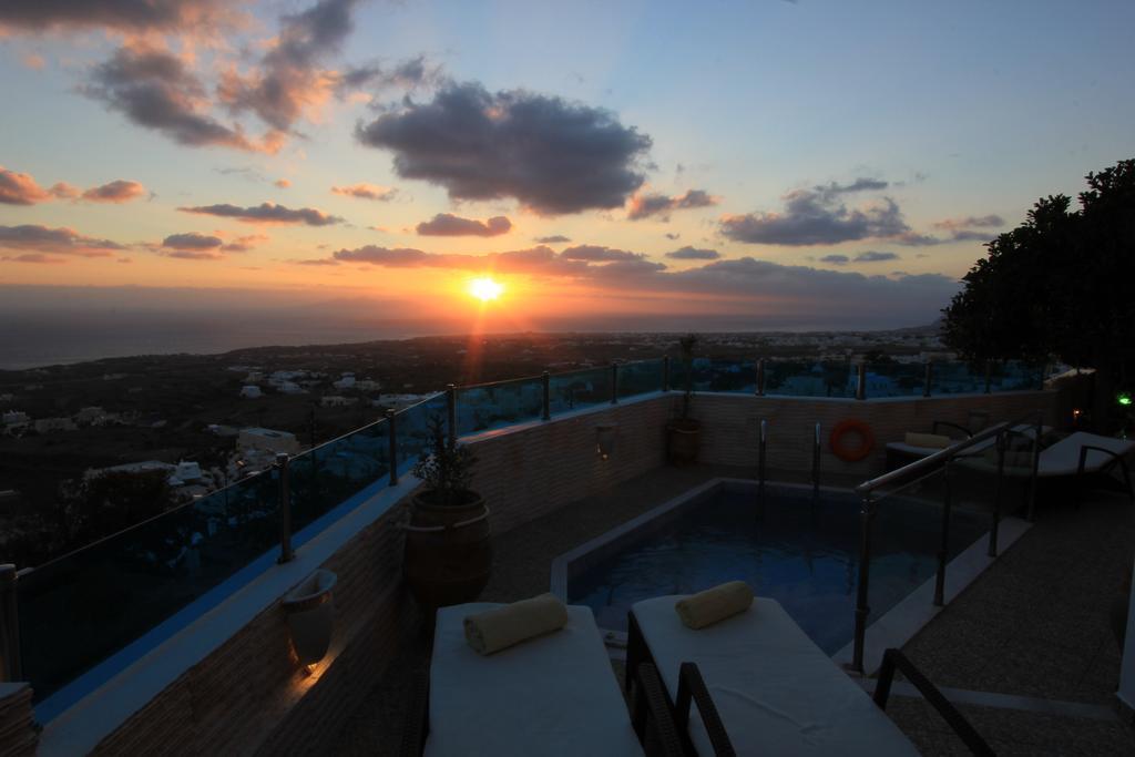 Nectarios Villa - Studios & Suites Adults Only Fira  Exteriér fotografie